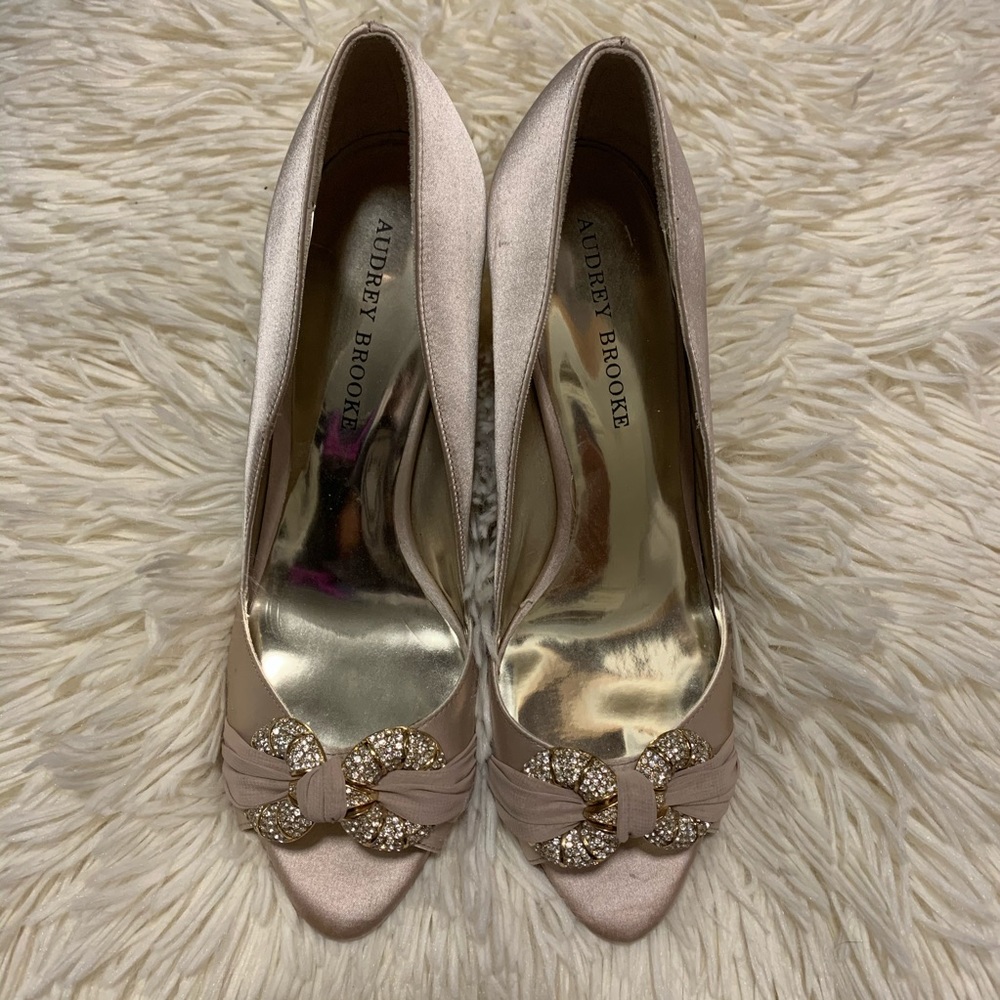 Audrey Brooke champagne colored heels- never worn